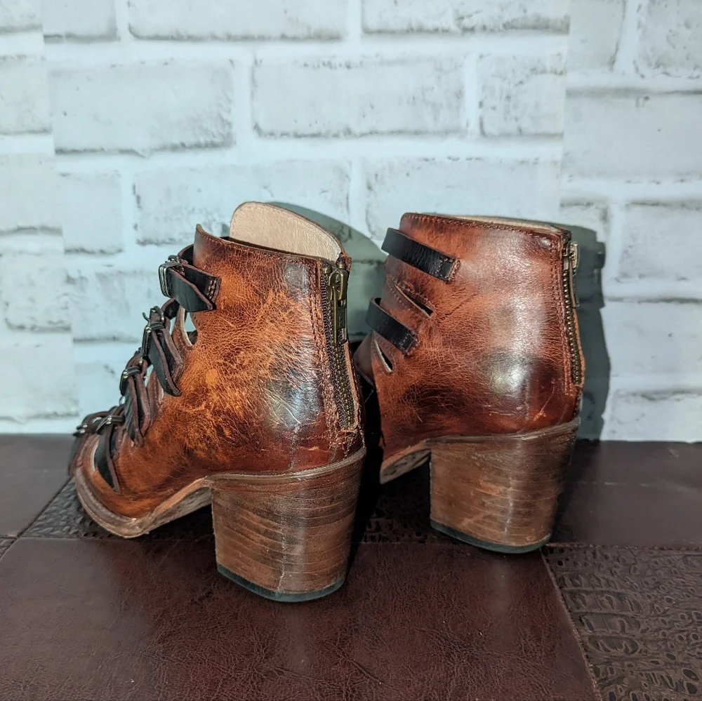 Freebird Quinn Brown Sandals by Steven Size 6